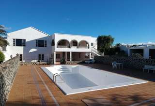 House for sale in Playa Honda, San Bartolomé, Lanzarote. 